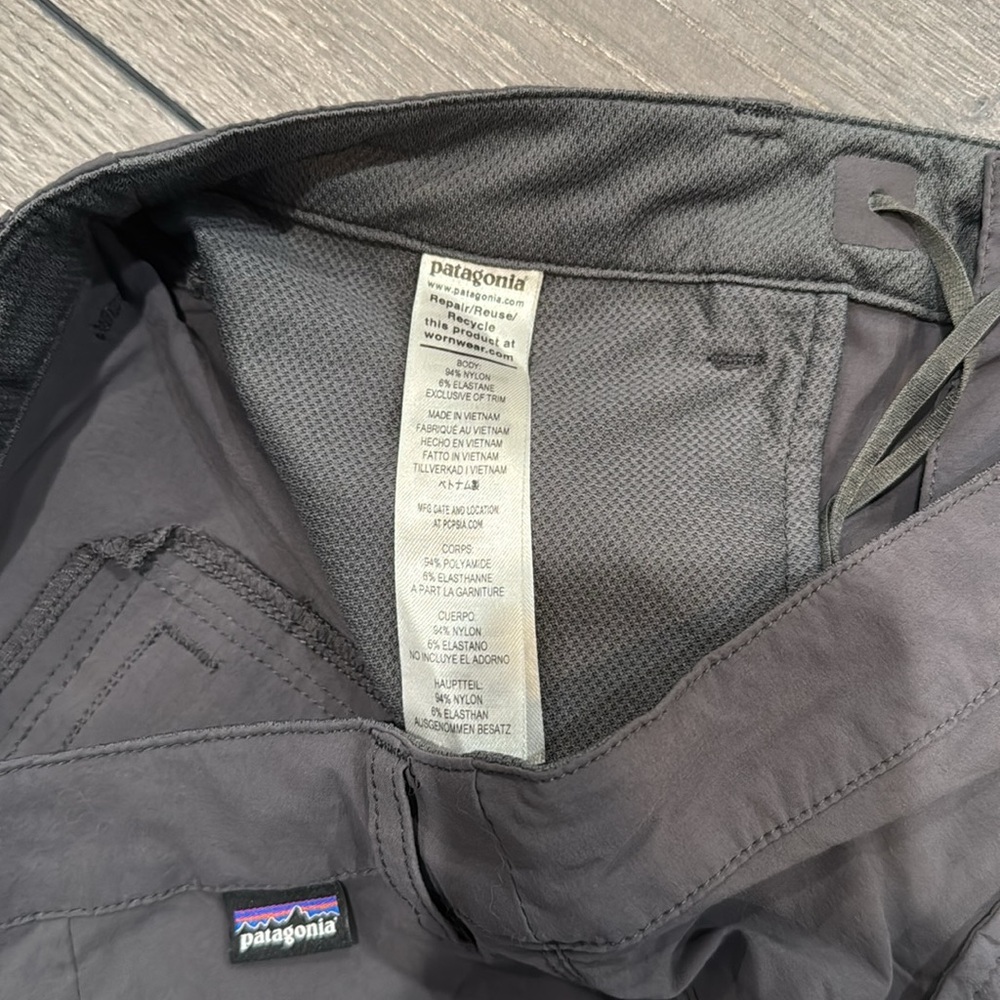 Gray Patagonia Women’s Cargo Shorts Size 10 - Picture 4 of 6